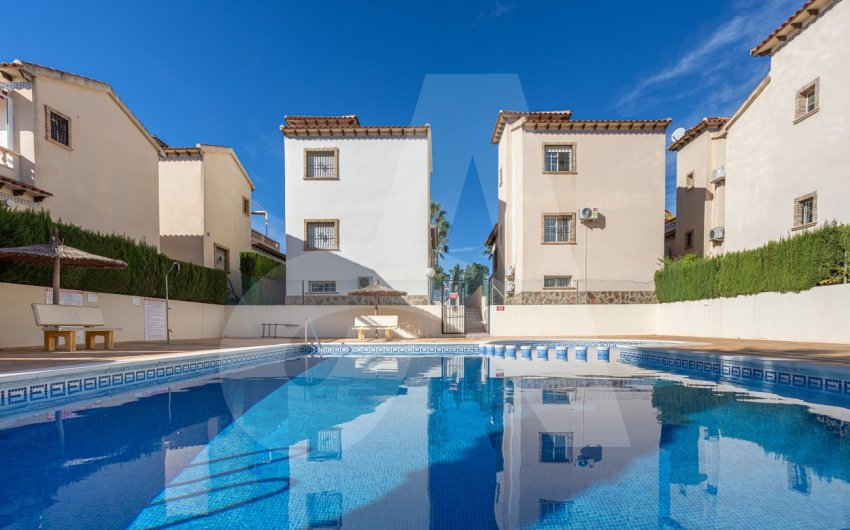 Herverkoop - Villa -
Guardamar del Segura - El Raso