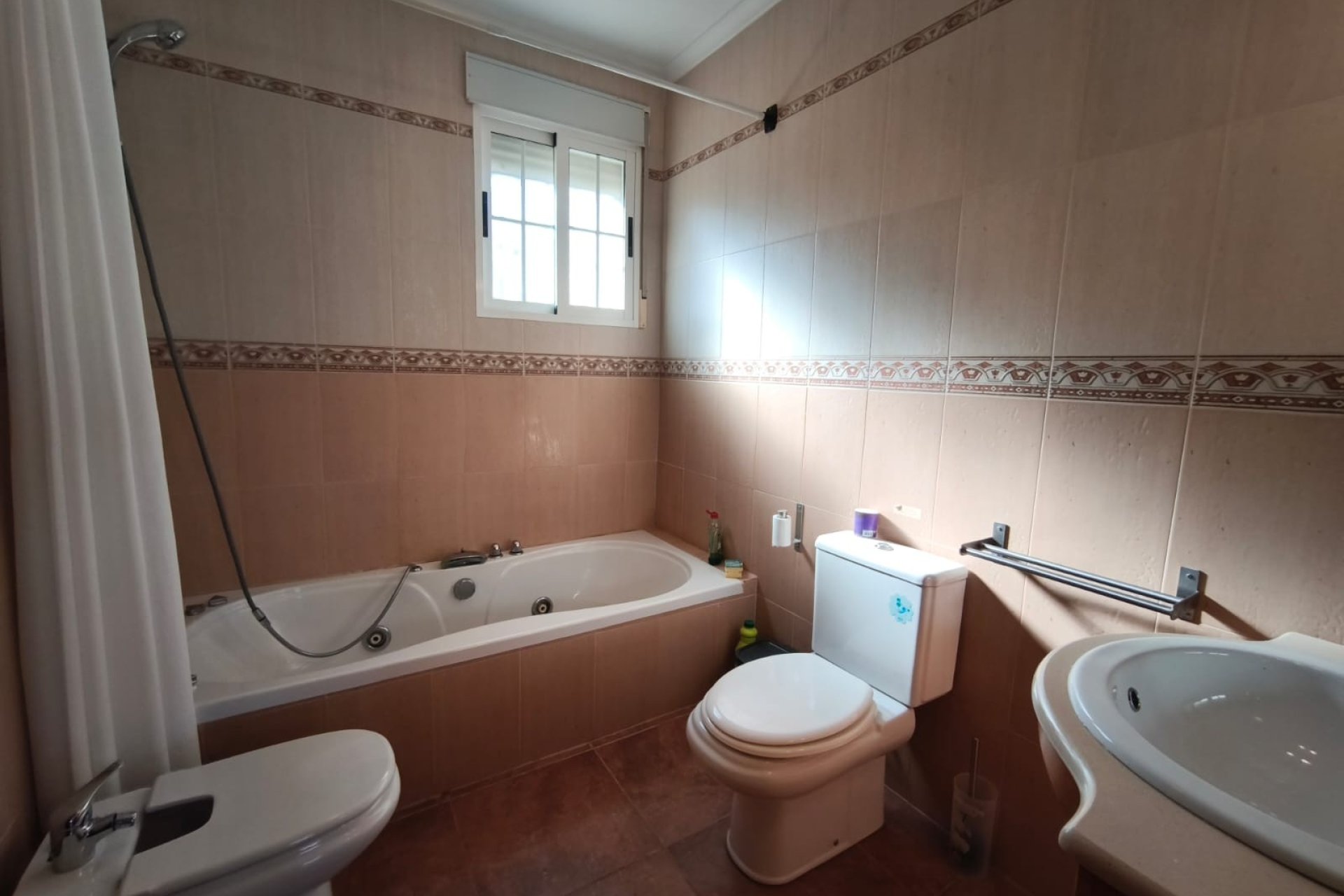 Herverkoop - Villa -
Hondón de los Fráiles - Inland