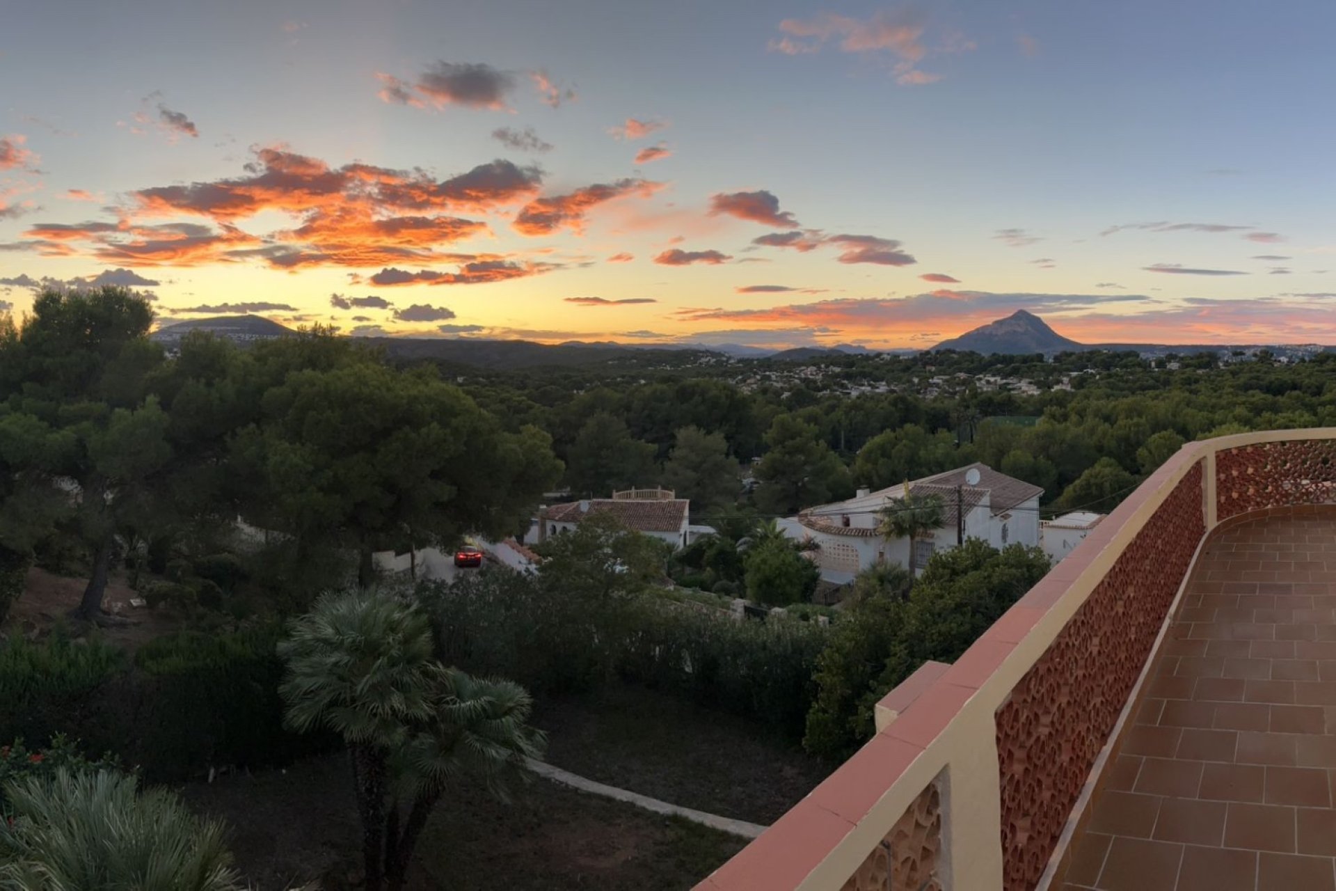 Herverkoop - Villa -
Jávea - Montgó