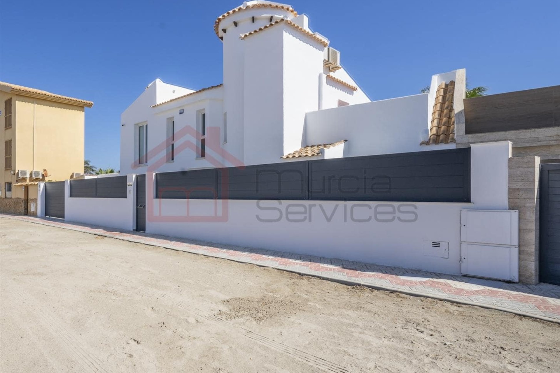 Herverkoop - Villa -
La Manga del Mar Menor - Costa Calida