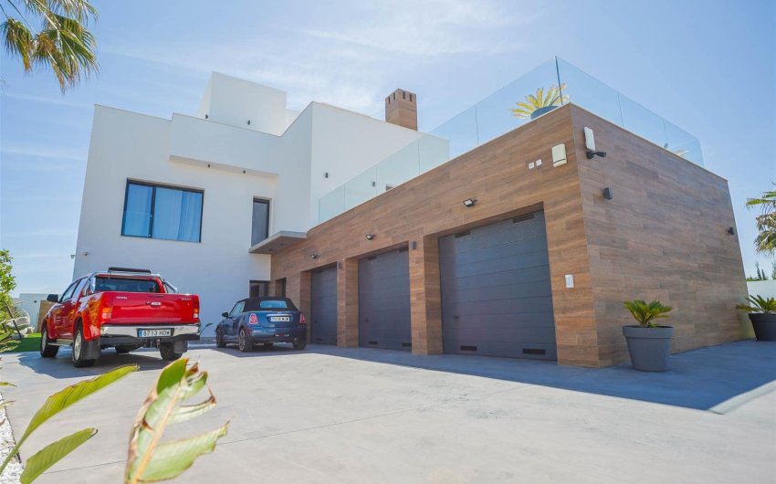 Herverkoop - Villa -
La Manga del Mar Menor - Costa Calida