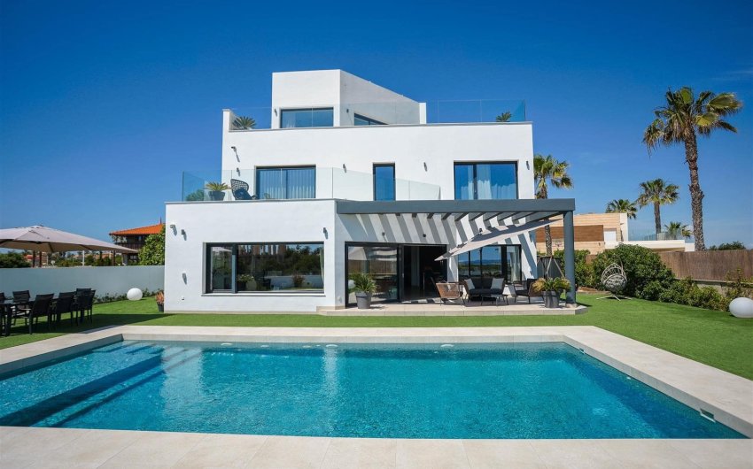 Herverkoop - Villa -
La Manga del Mar Menor - Costa Calida