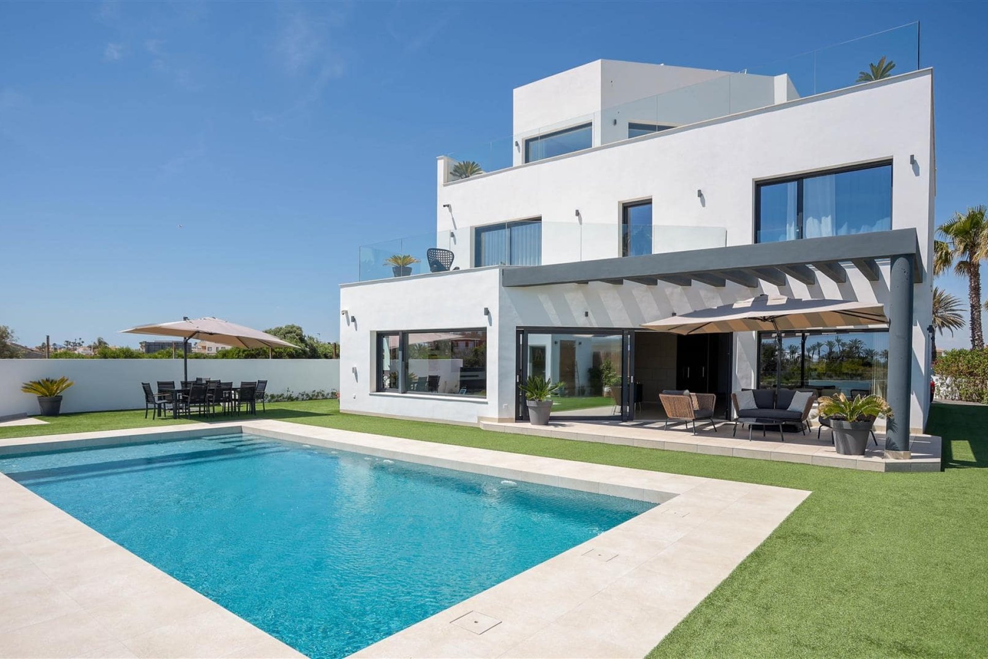 Herverkoop - Villa -
La Manga del Mar Menor - Costa Calida