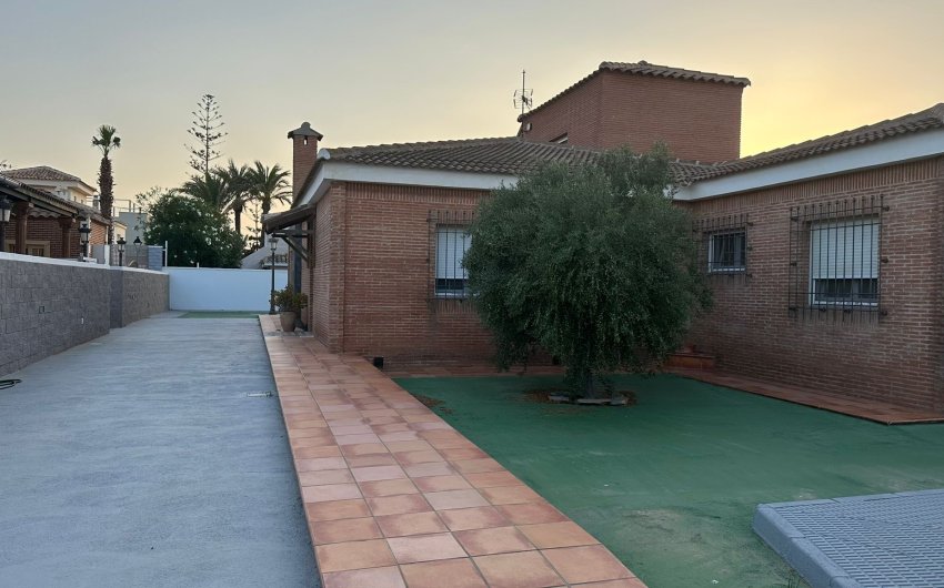 Herverkoop - Villa -
La Manga del Mar Menor - Costa Calida