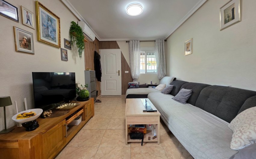 Herverkoop - Villa -
La Marina - La Marina Urb
