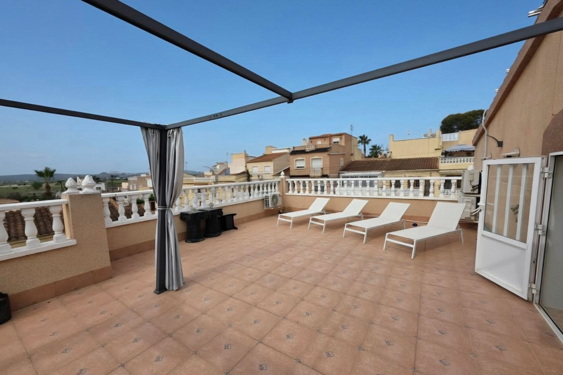 Herverkoop - Villa -
La Marina - La Marina Urb