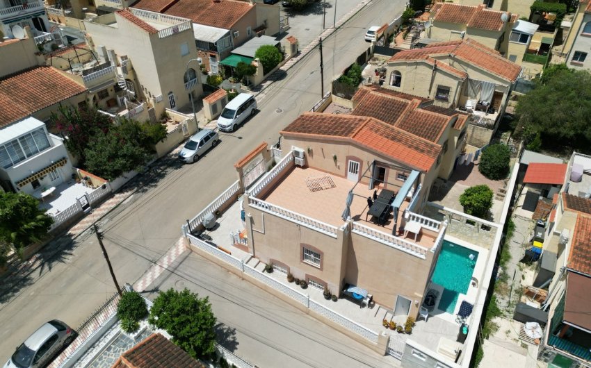 Herverkoop - Villa -
La Marina - La Marina Urb
