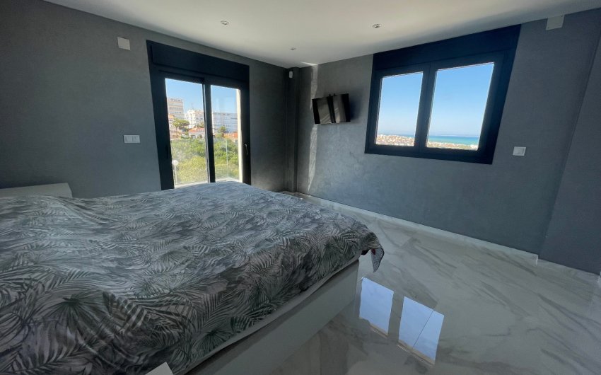 Herverkoop - Villa -
La Mata - Costa Blanca