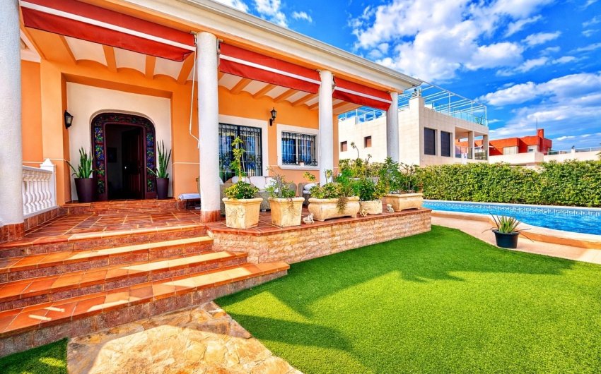 Herverkoop - Villa -
La Mata - Costa Blanca