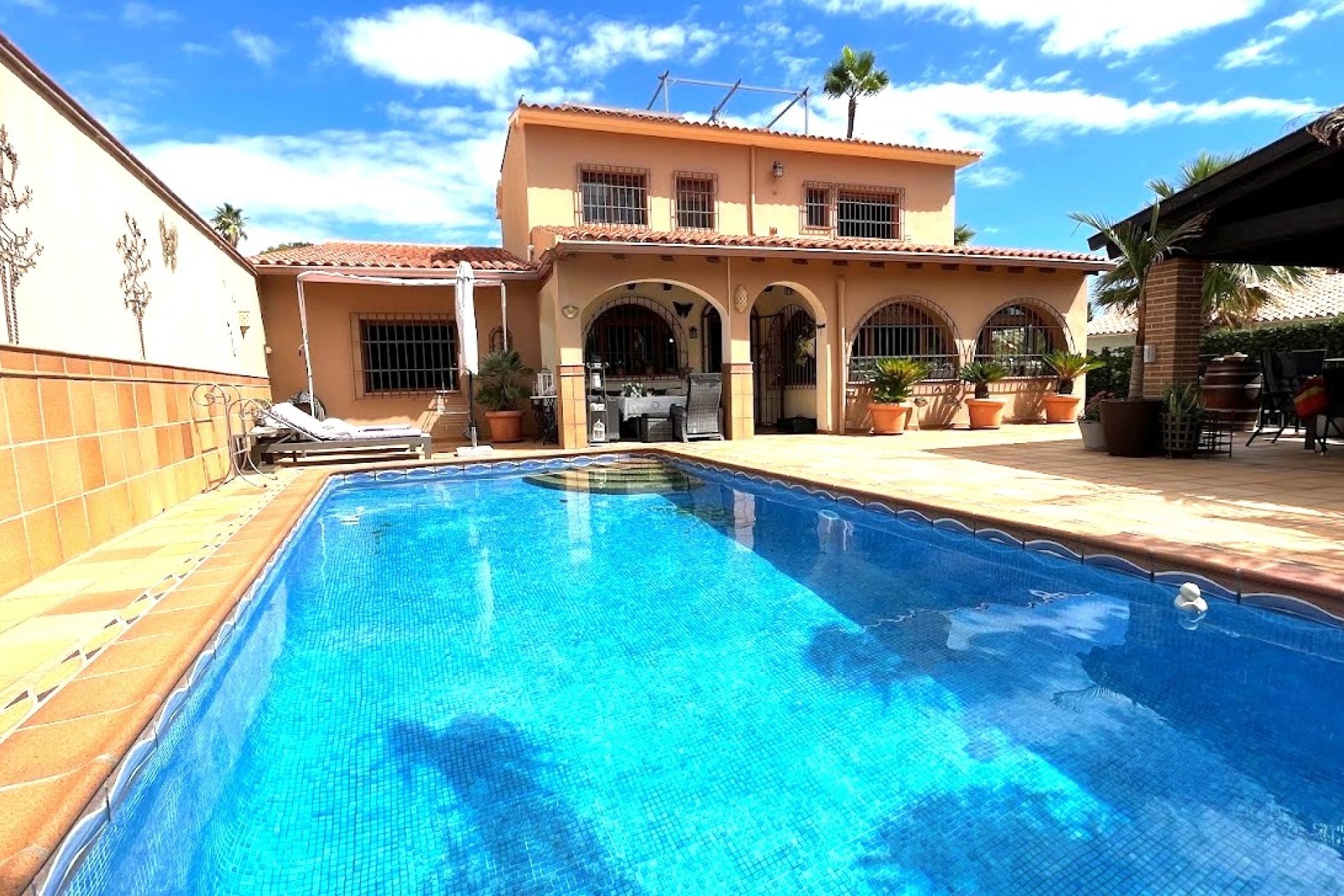 Herverkoop - Villa -
La Nucía