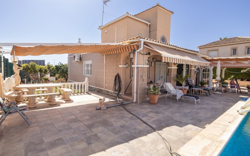 Herverkoop - Villa -
La Regia - Costa Blanca