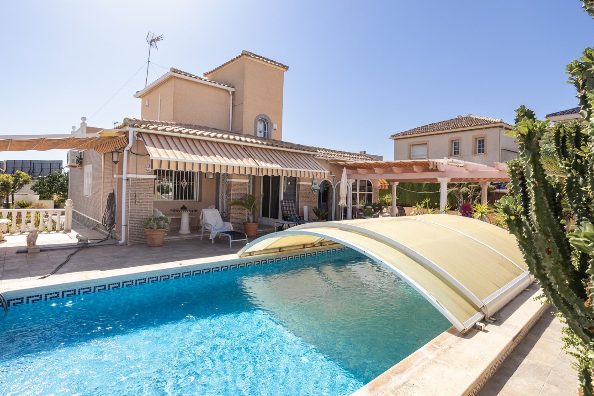 Herverkoop - Villa -
La Regia - Costa Blanca