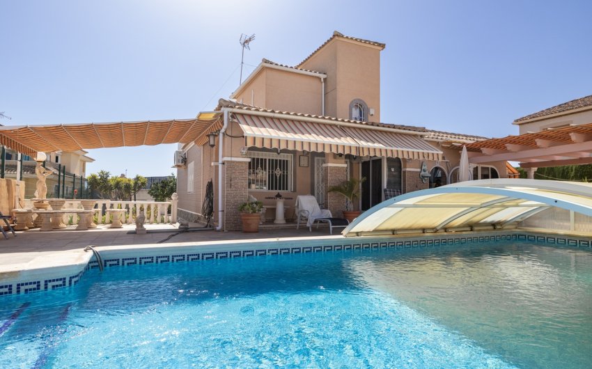 Herverkoop - Villa -
La Regia - Costa Blanca