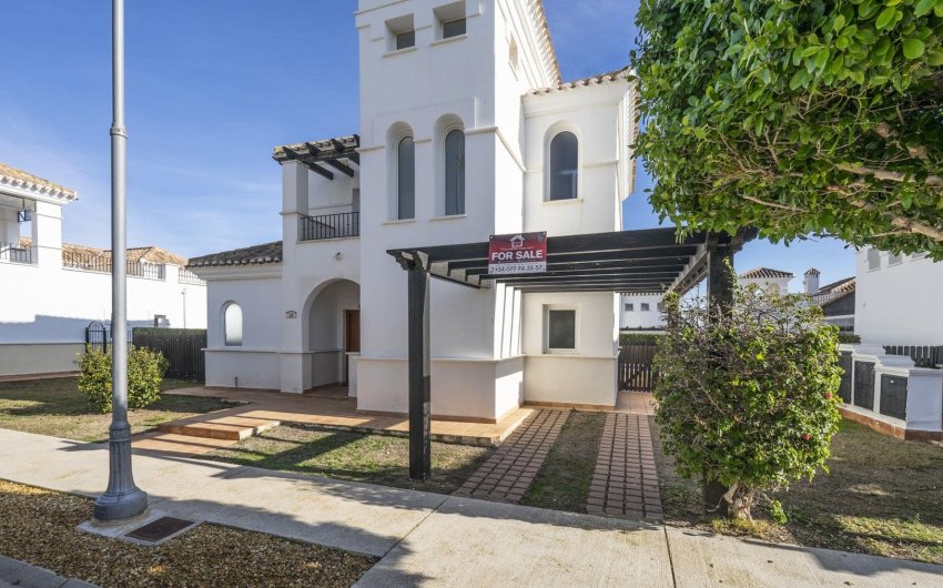 Herverkoop - Villa -
La Torre Golf Resort