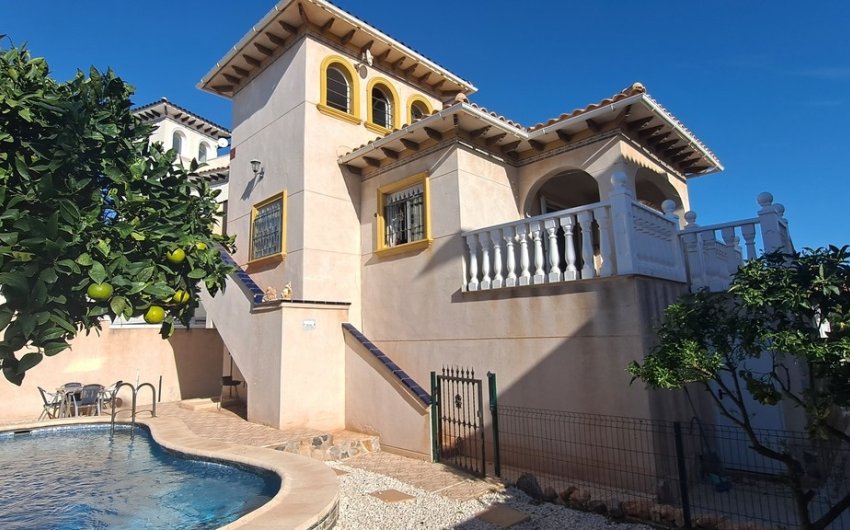 Herverkoop - Villa -
La Zenia - Costa Blanca