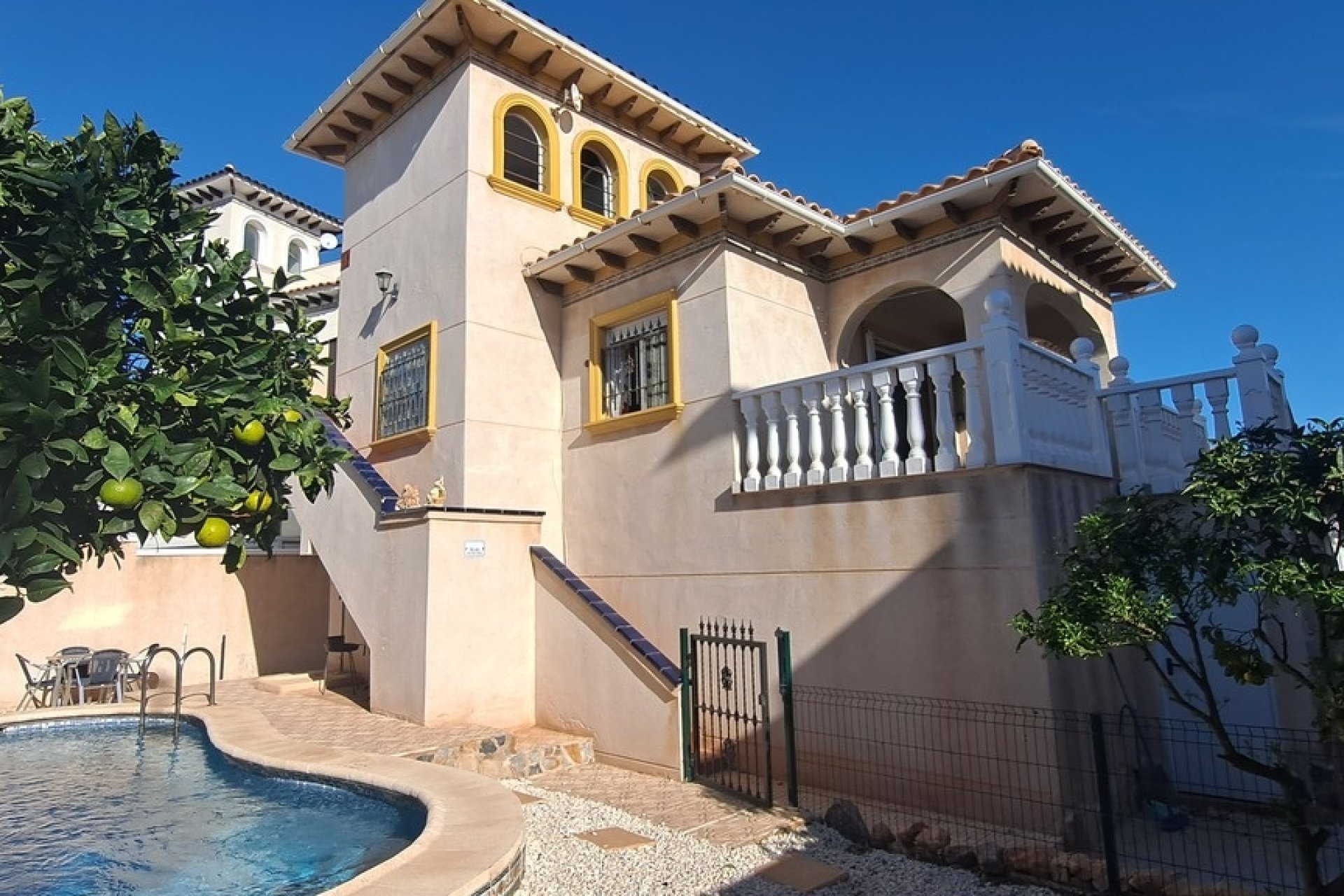 Herverkoop - Villa -
La Zenia - Costa Blanca
