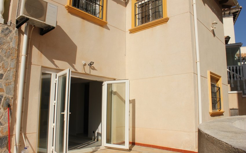 Herverkoop - Villa -
La Zenia - Costa Blanca