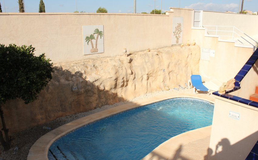 Herverkoop - Villa -
La Zenia - Costa Blanca