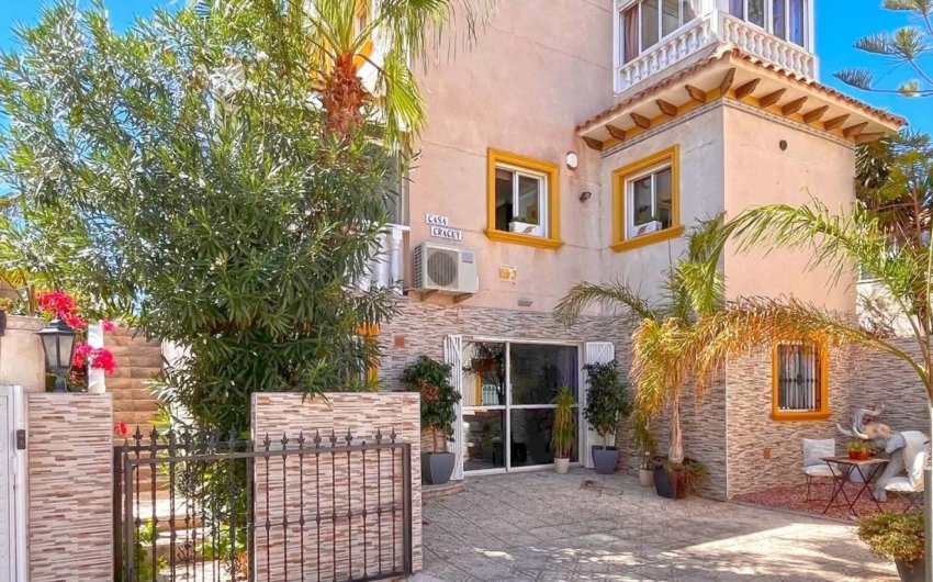 Herverkoop - Villa -
La Zenia - Costa Blanca
