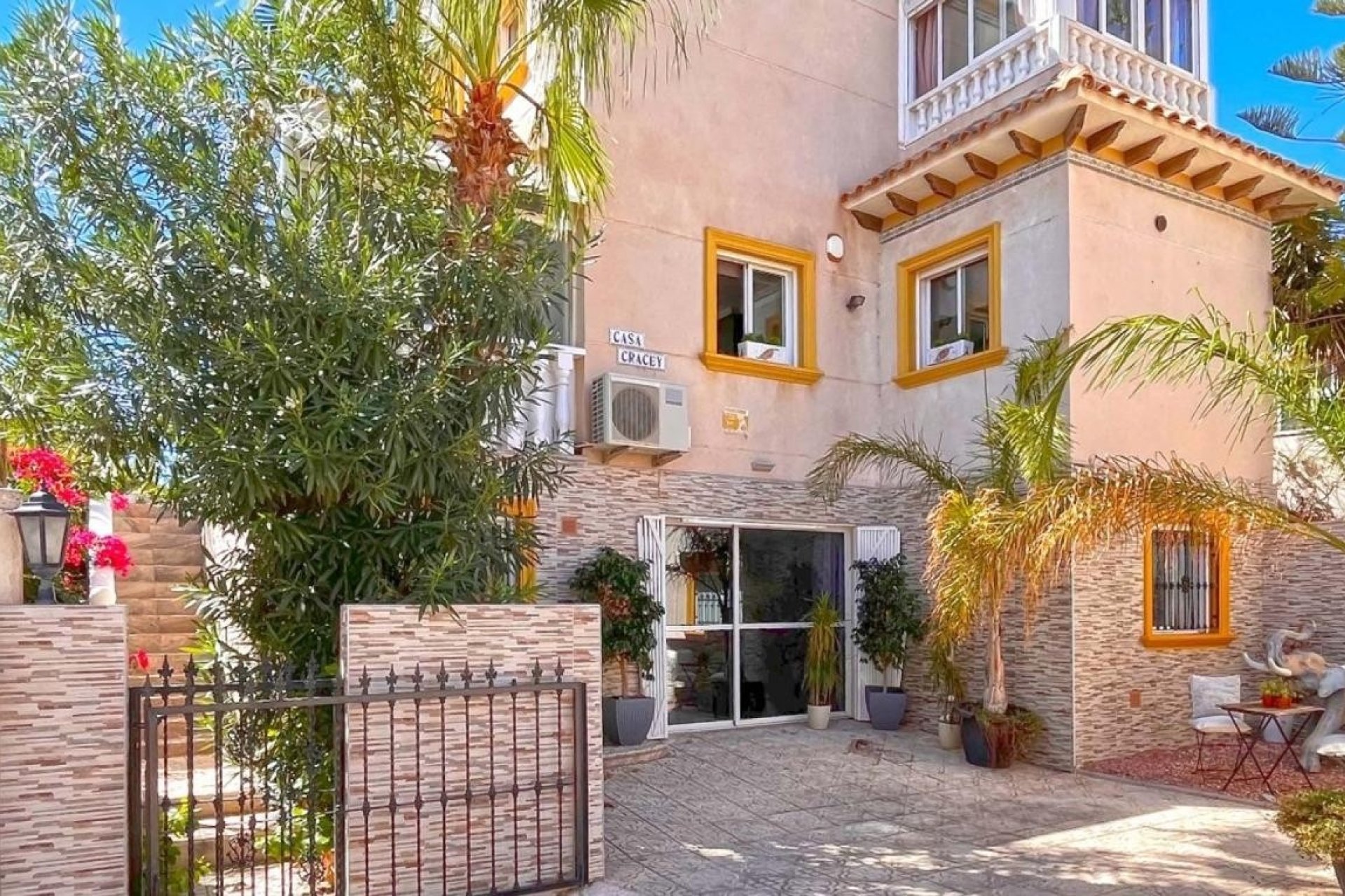 Herverkoop - Villa -
La Zenia - Costa Blanca