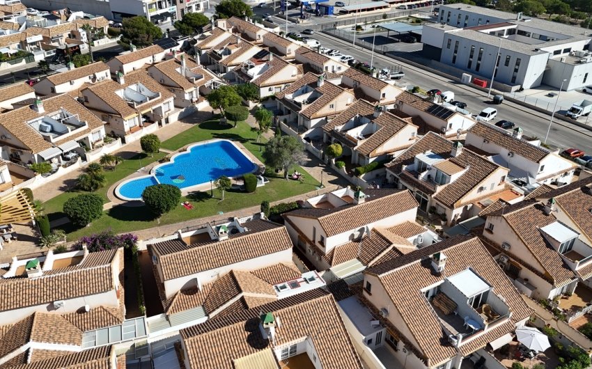 Herverkoop - Villa -
La Zenia - Costa Blanca