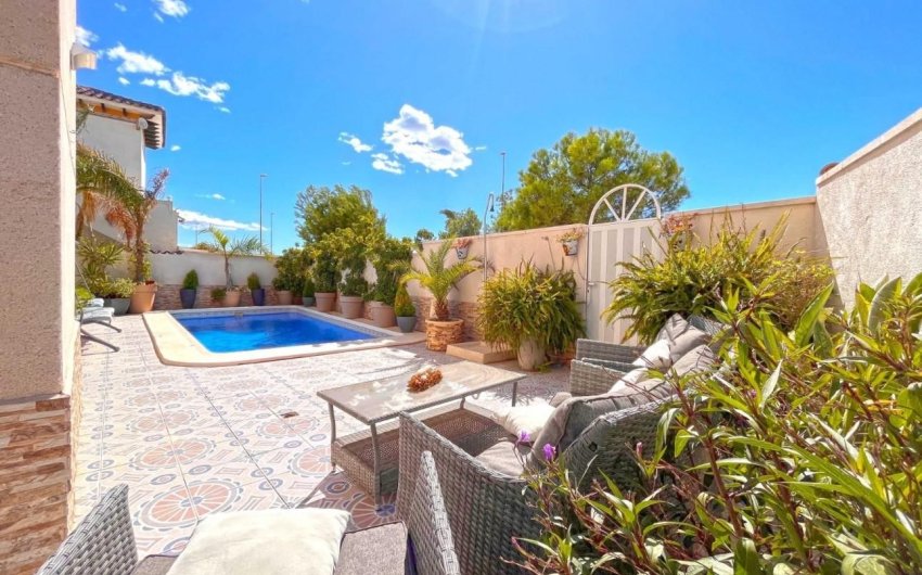 Herverkoop - Villa -
La Zenia - Costa Blanca