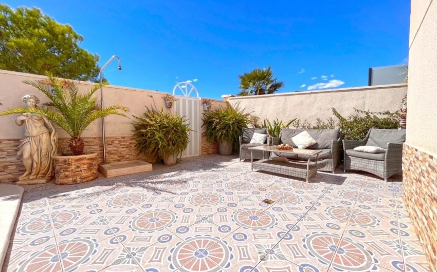 Herverkoop - Villa -
La Zenia - Costa Blanca