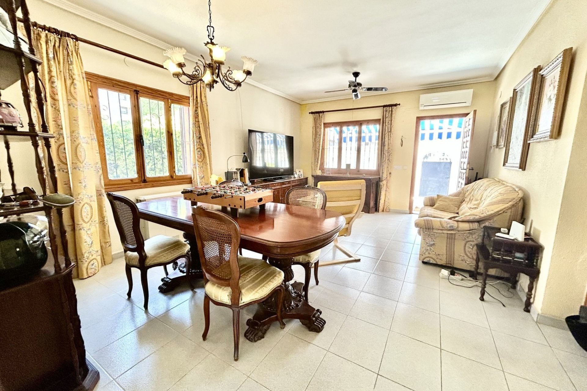 Herverkoop - Villa -
La Zenia - Costa Blanca