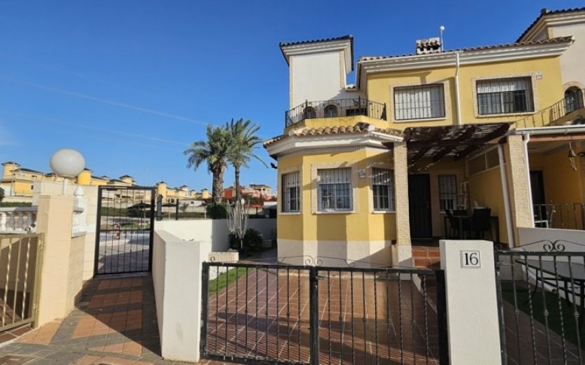 Herverkoop - Villa -
Lo Crispin - Inland