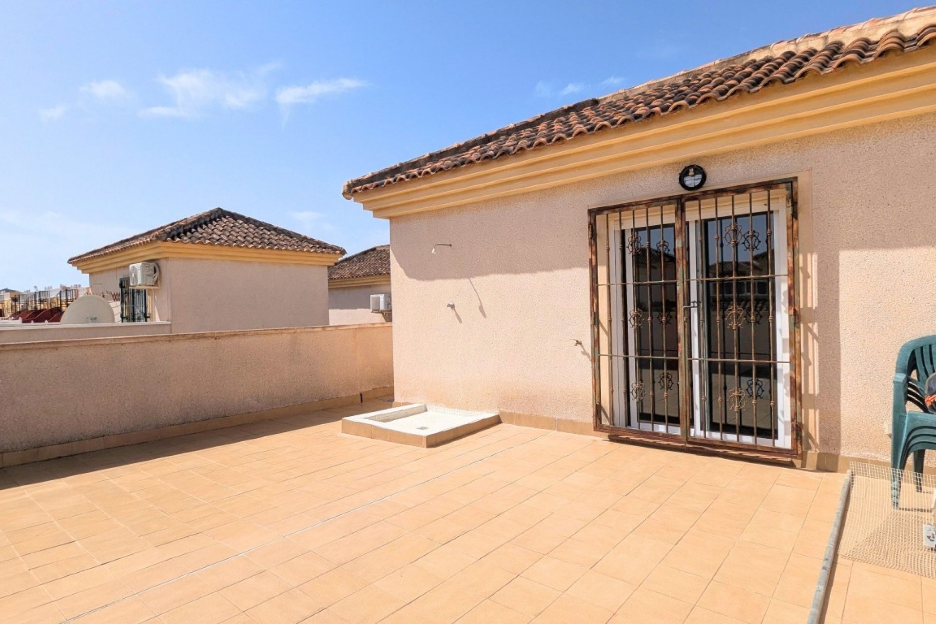Herverkoop - Villa -
Lo Crispin - Inland