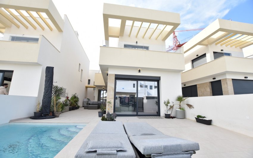 Herverkoop - Villa -
Los Montesinos - Costa Blanca