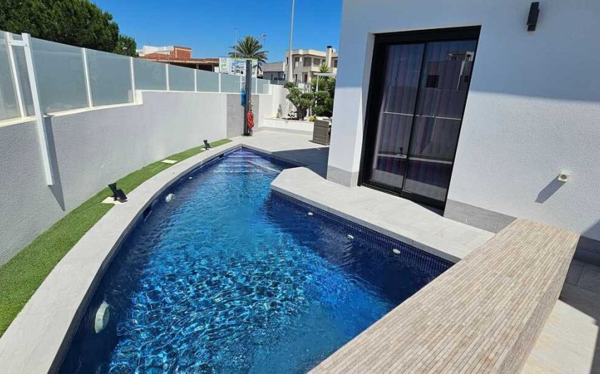 Herverkoop - Villa -
Los Montesinos - Costa Blanca