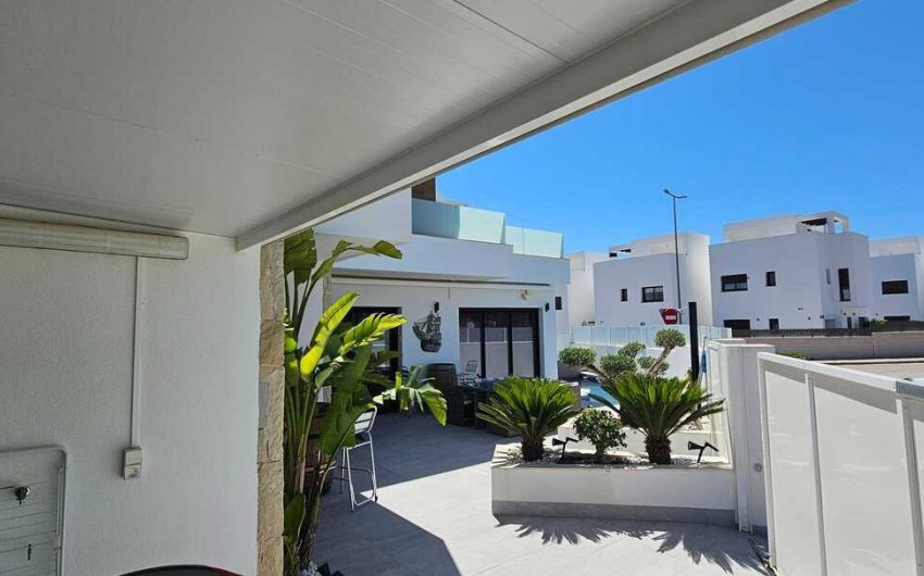 Herverkoop - Villa -
Los Montesinos - Costa Blanca