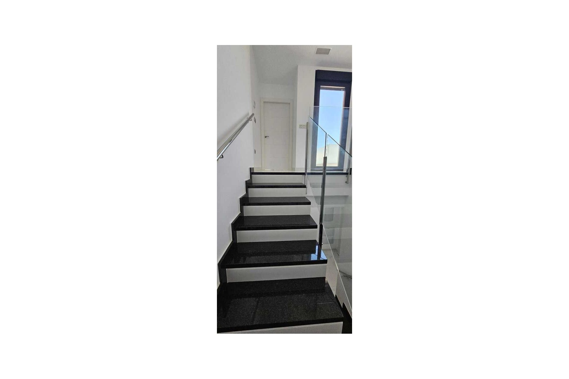 Herverkoop - Villa -
Los Montesinos - Costa Blanca