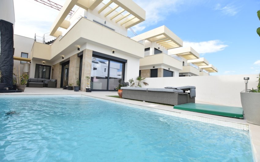 Herverkoop - Villa -
Los Montesinos - Costa Blanca