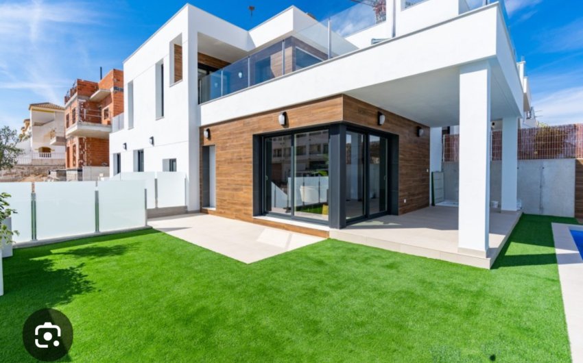 Herverkoop - Villa -
Los Montesinos - Costa Blanca