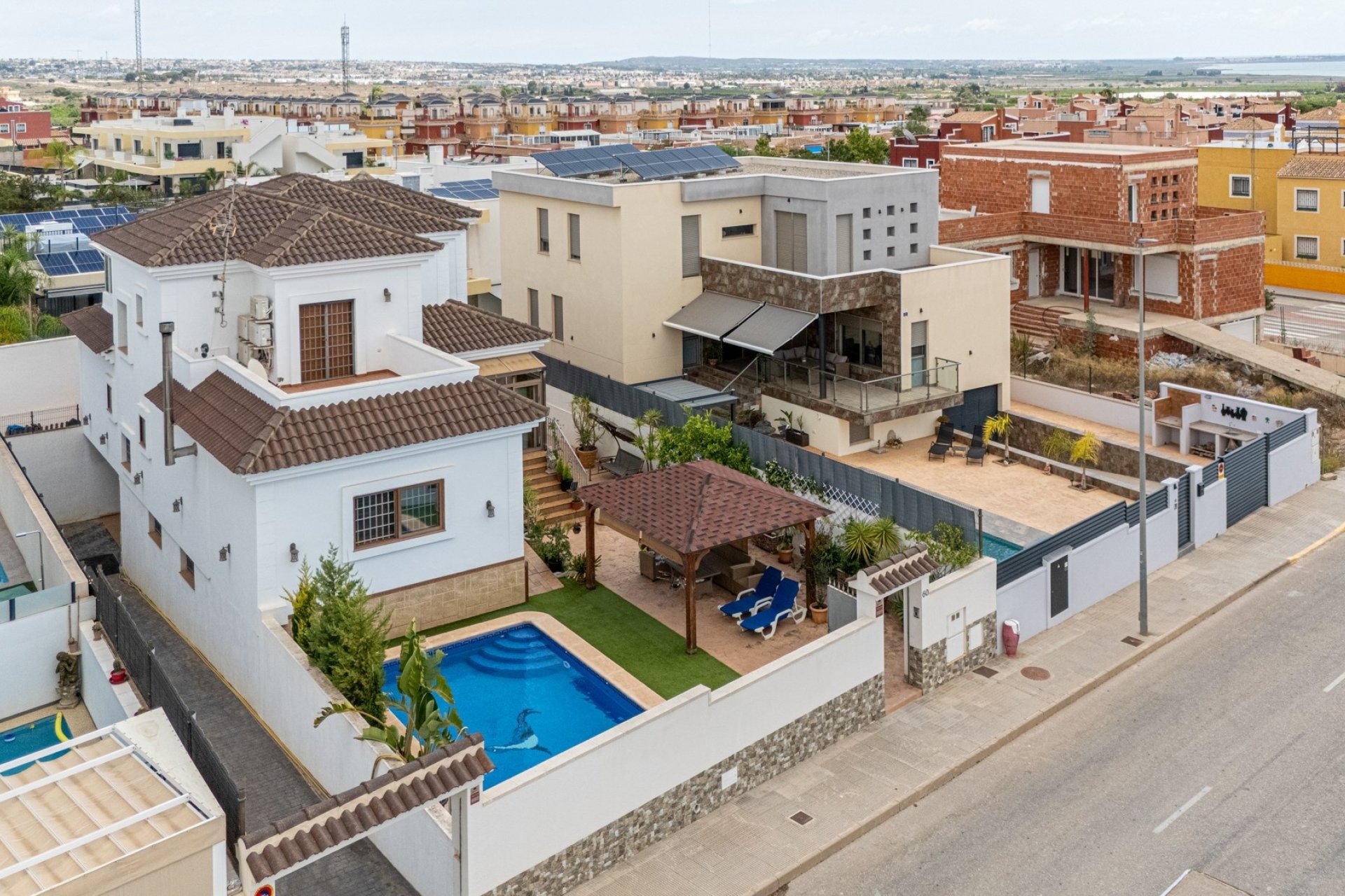 Herverkoop - Villa -
Los Montesinos - La Herrada
