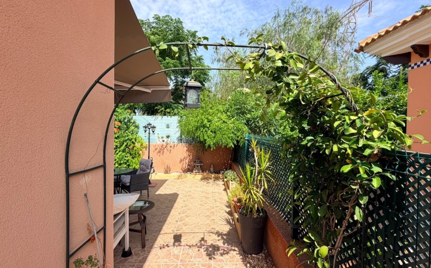 Herverkoop - Villa -
Los Montesinos - La Herrada