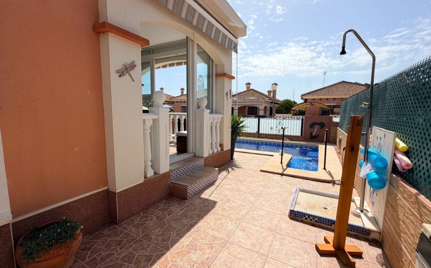 Herverkoop - Villa -
Los Montesinos - La Herrada