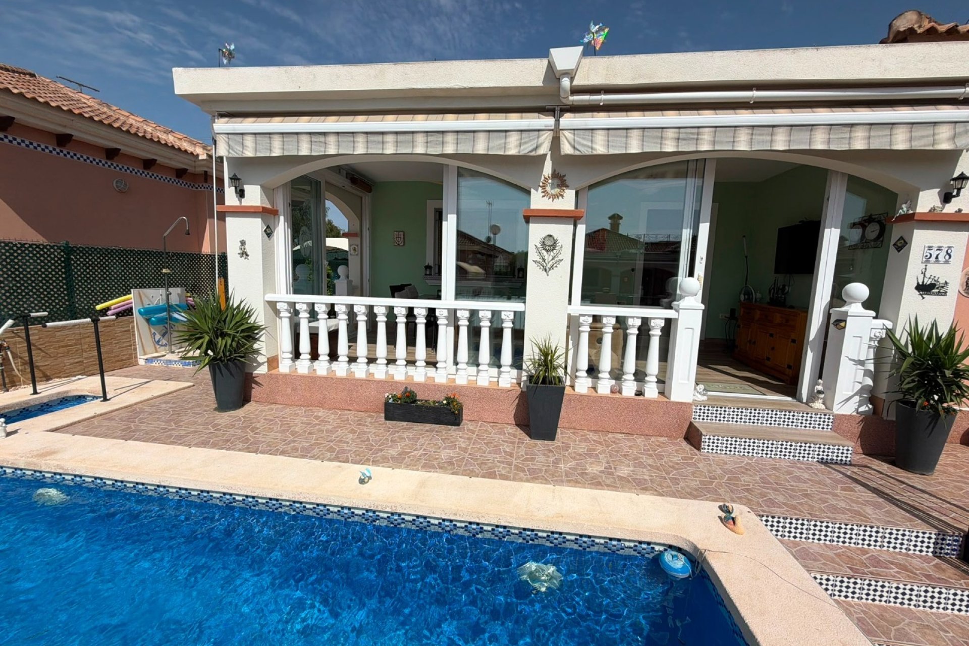 Herverkoop - Villa -
Los Montesinos - La Herrada