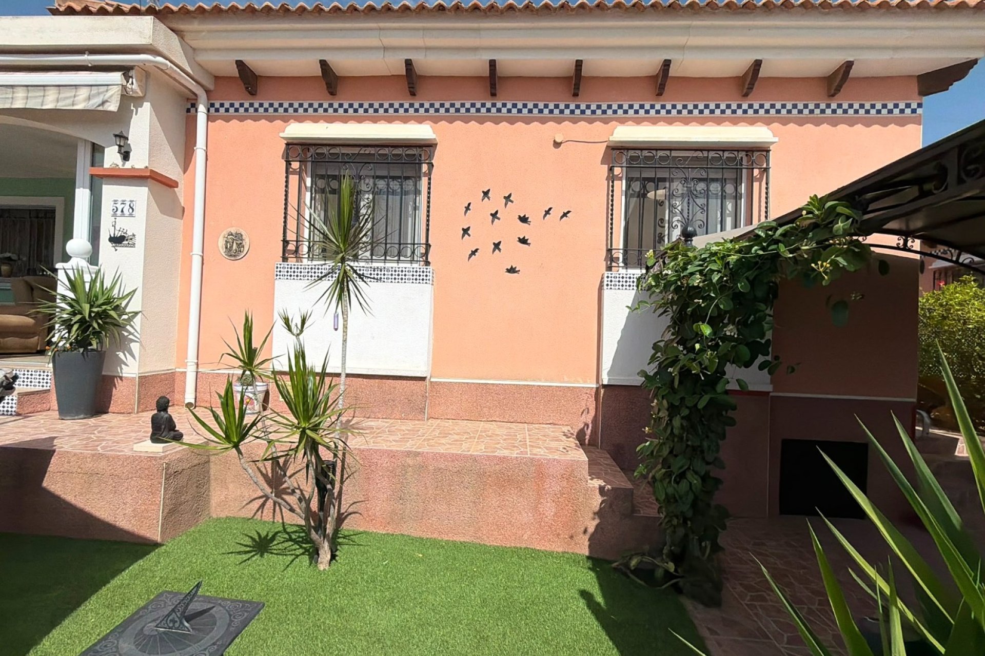 Herverkoop - Villa -
Los Montesinos - La Herrada