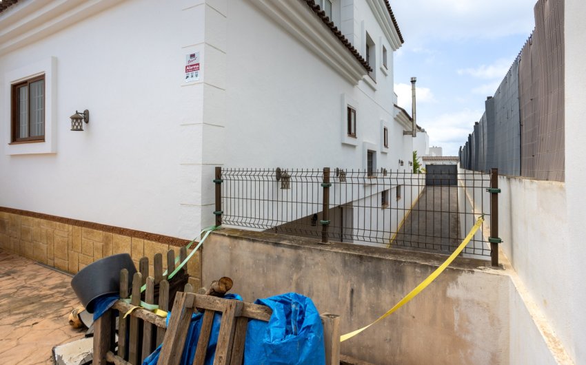 Herverkoop - Villa -
Los Montesinos - La Herrada