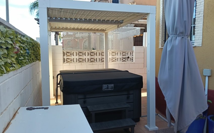 Herverkoop - Villa -
Los Montesinos - La Herrada