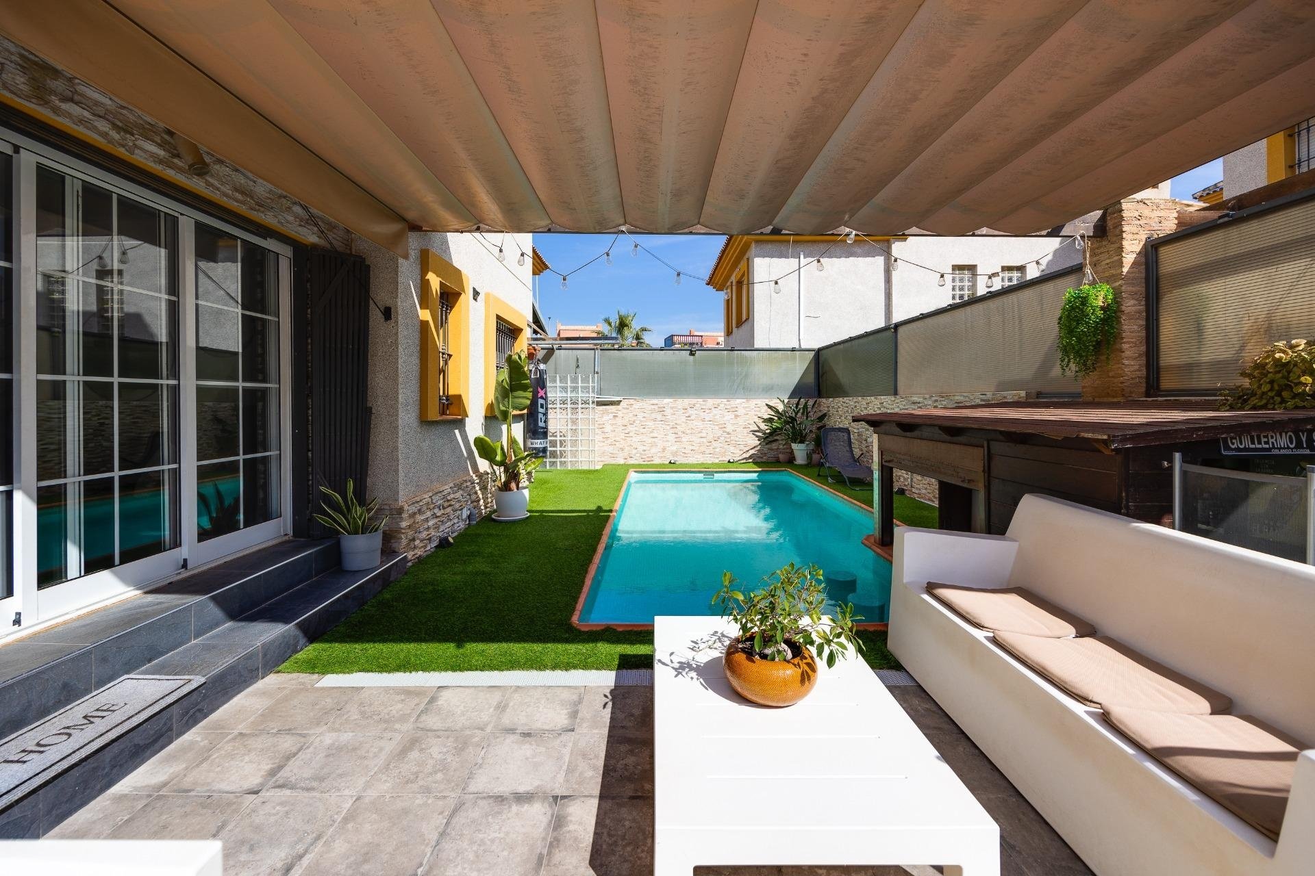 Herverkoop - Villa -
Los Montesinos - La Herrada