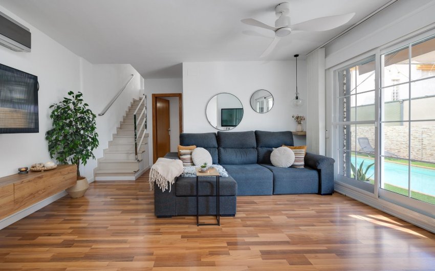 Herverkoop - Villa -
Los Montesinos - La Herrada