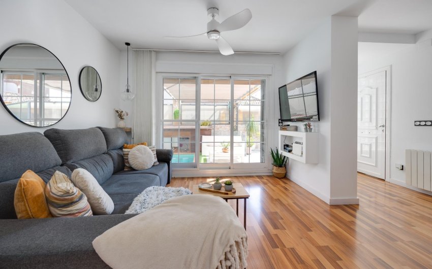 Herverkoop - Villa -
Los Montesinos - La Herrada