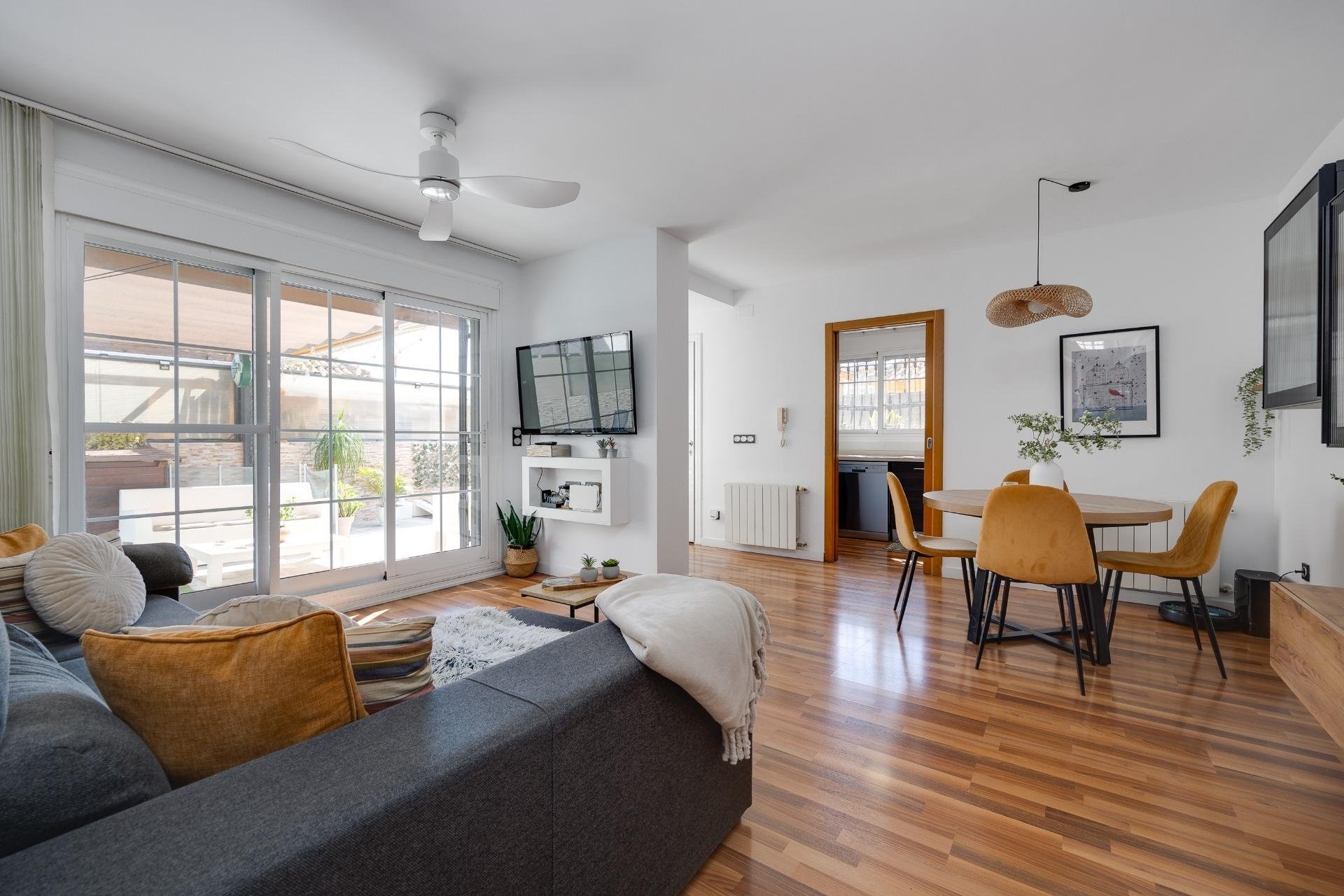 Herverkoop - Villa -
Los Montesinos - La Herrada