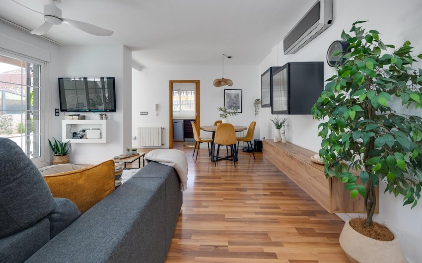 Herverkoop - Villa -
Los Montesinos - La Herrada