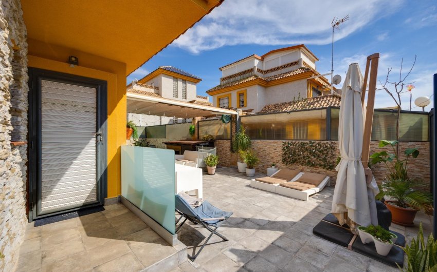 Herverkoop - Villa -
Los Montesinos - La Herrada