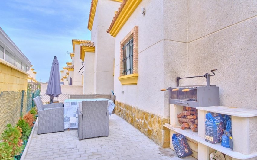 Herverkoop - Villa -
Los Montesinos - La Herrada
